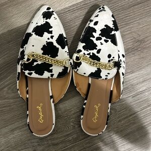 Qupid Cow Print Suede Mules With Gold Tone Chain Detail Size 8